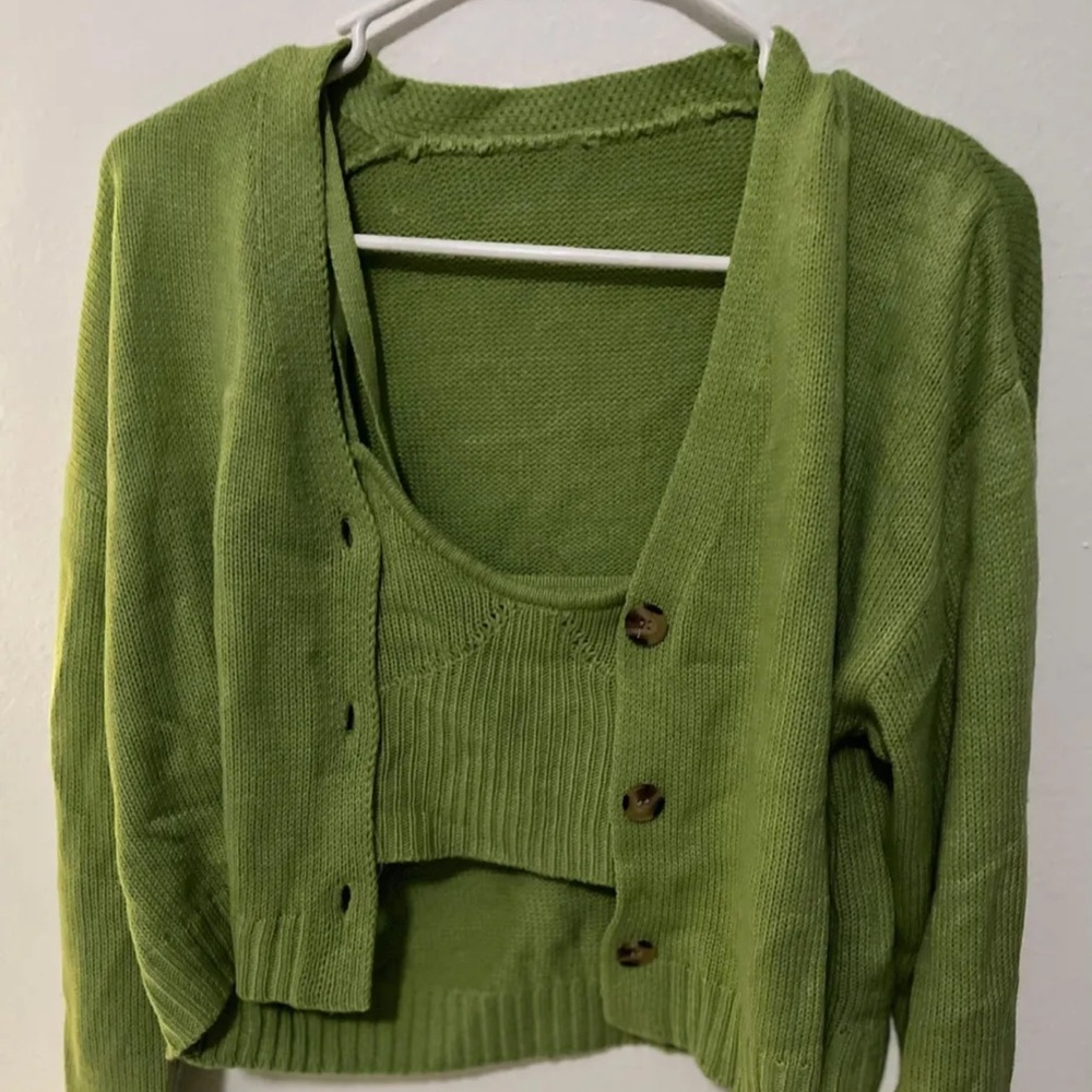 Source Unknown Green Cardigan Sweater Set